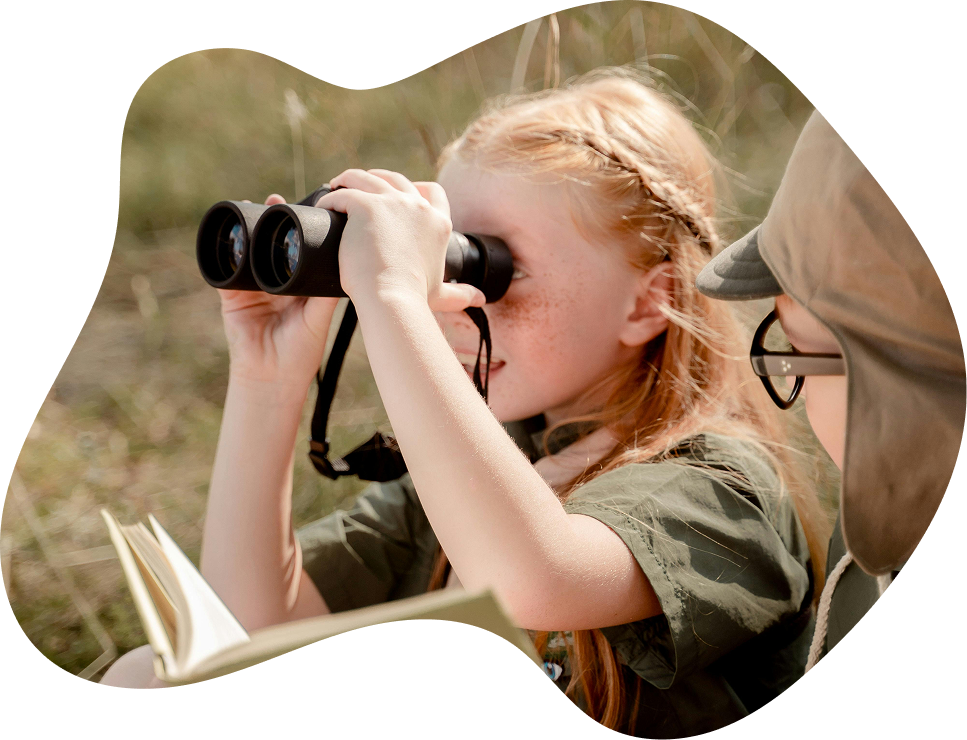 Family reading with Nacho Books